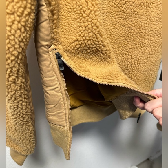 Backcountry tan Sherpa pullover 
W/ side zipper - Picture 2 of 3
